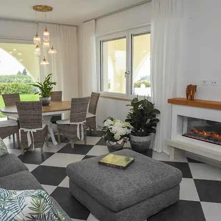 Βίλα New Tosca *